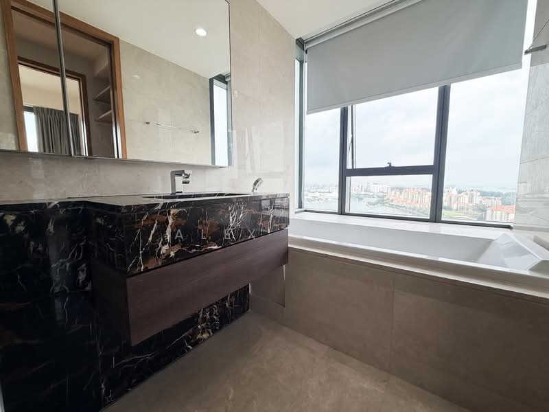 Concourse Skyline, 300 Beach Road, 4 Bedrooms, 2,120 sqft, Condominium For Rent, by Alex Goh, 500072531 - Bathroom - PropertyGuru.com.sg