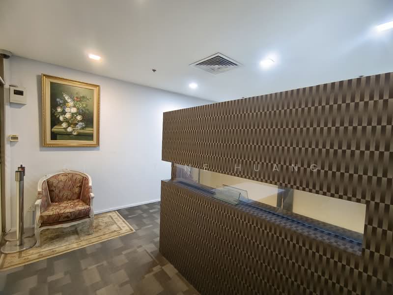 Peninsula Plaza, 111 North Bridge Road, 517 sqft, Office For Sale, by Christine Huang, 500072534 - Interior - CommercialGuru.com.sg