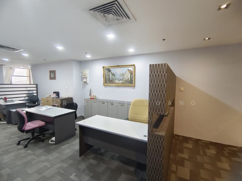 Peninsula Plaza, 111 North Bridge Road, 517 sqft, Office For Sale, by Christine Huang, 500072534 - Interior - CommercialGuru.com.sg