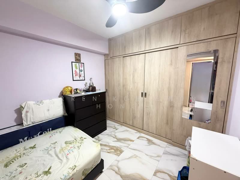 202 Compassvale Drive HDB Flat For Sale at S$ 579,000 | PropertyGuru Singapore - Bedroom