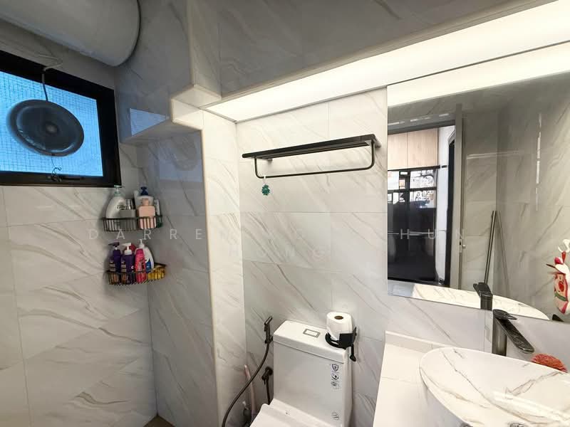 202 Compassvale Drive HDB Flat For Sale at S$ 579,000 | PropertyGuru Singapore - Bathroom