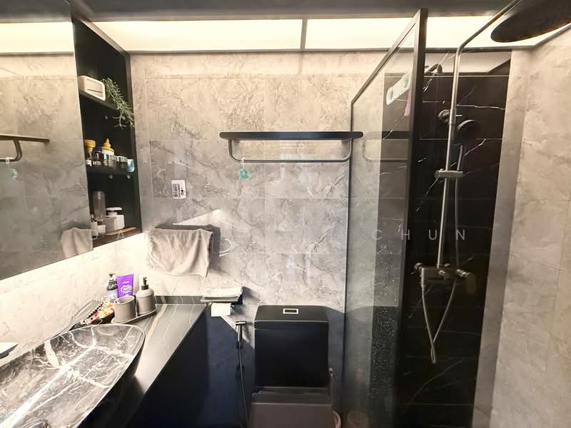 202 Compassvale Drive HDB Flat For Sale at S$ 579,000 | PropertyGuru Singapore - Bathroom