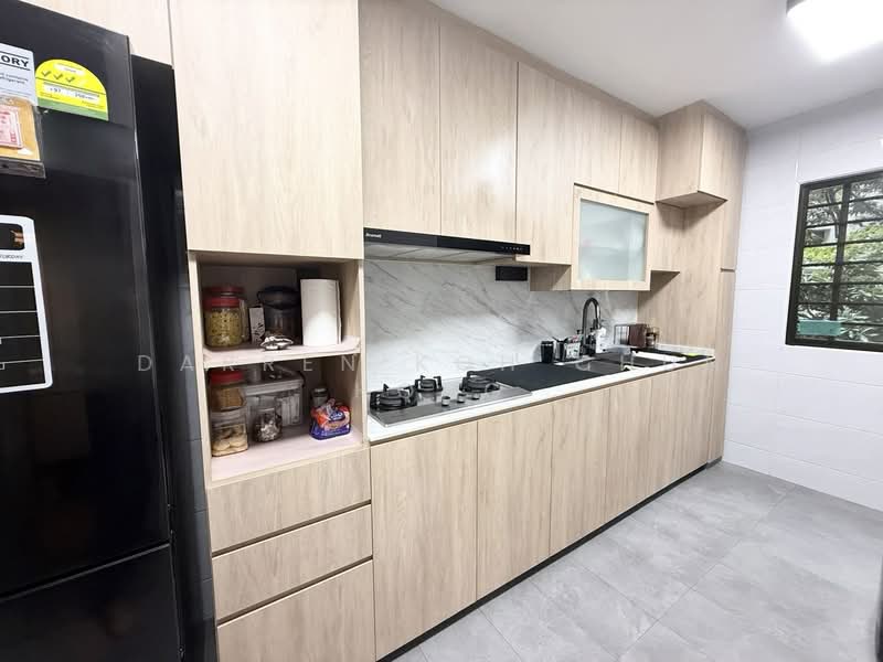 202 Compassvale Drive HDB Flat For Sale at S$ 579,000 | PropertyGuru Singapore - Kitchen
