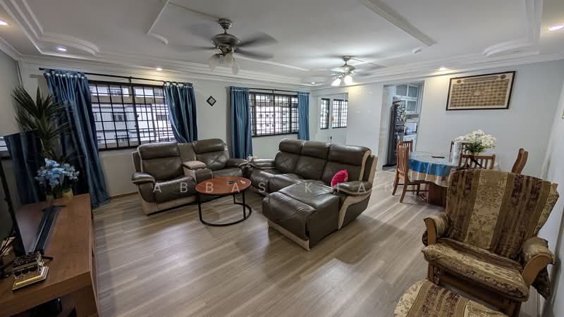 493C Tampines Street 43 HDB Flat For Sale at S$ 775,000 | PropertyGuru Singapore - Living Room