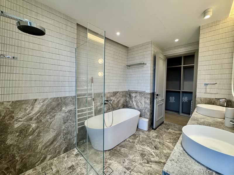 Four Seasons Park, 10 Cuscaden Walk, 4 Bedrooms, 2,260 sqft, Condominium For Rent, by Ella Chang 张慧媄, 500072547 - Bathroom - PropertyGuru.com.sg