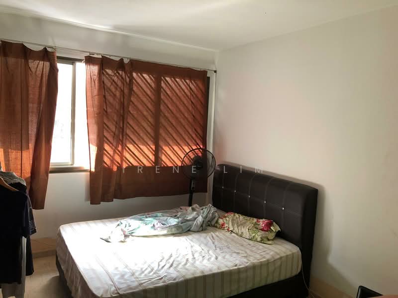 420 Hougang Avenue 10 HDB Flat For Sale at S$ 780,000 | PropertyGuru Singapore - Bedroom
