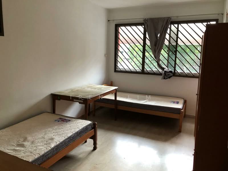 420 Hougang Avenue 10 HDB Flat For Sale at S$ 780,000 | PropertyGuru Singapore - Bedroom