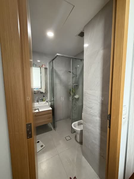 Tre Residences Condominium For Sale at S$ 1,850,000 | PropertyGuru Singapore - Bathroom