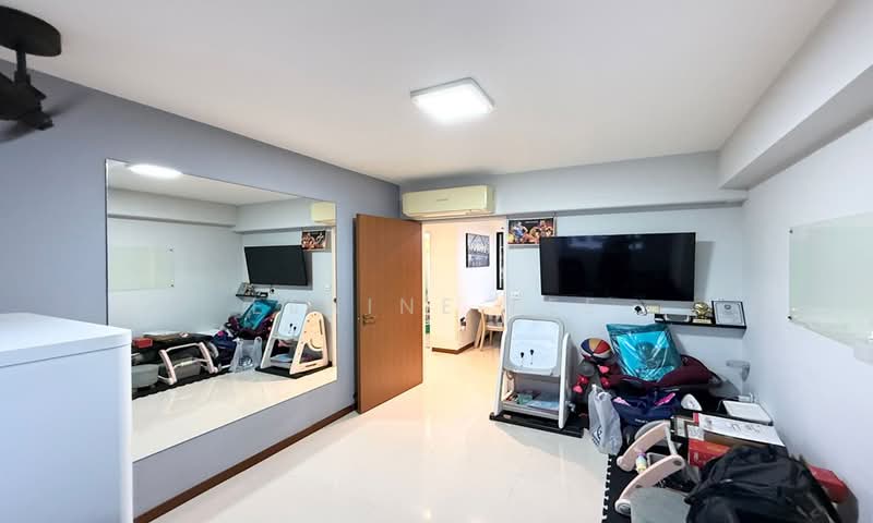 351D Anchorvale Road HDB Flat For Sale at S$ 758,000 | PropertyGuru Singapore - Living Room