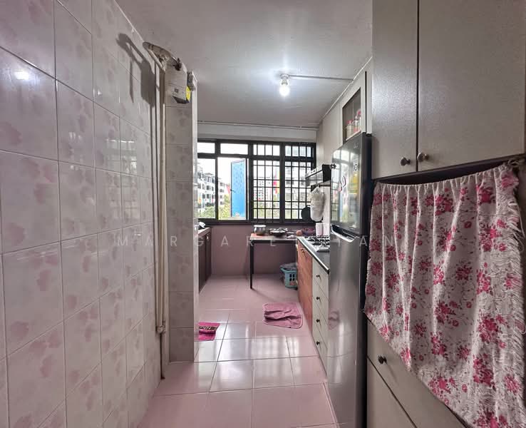 47 Circuit Road HDB Flat For Sale at S$ 320,000 | PropertyGuru Singapore - Kitchen