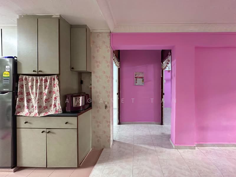 47 Circuit Road HDB Flat For Sale at S$ 320,000 | PropertyGuru Singapore - Kitchen