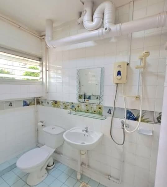 30A Holland Close, 30A Holland Close, Room Rental, 90 sqft, HDB Flat For Rent, by James Lee 李健铭, 500072603 - Bathroom - PropertyGuru.com.sg