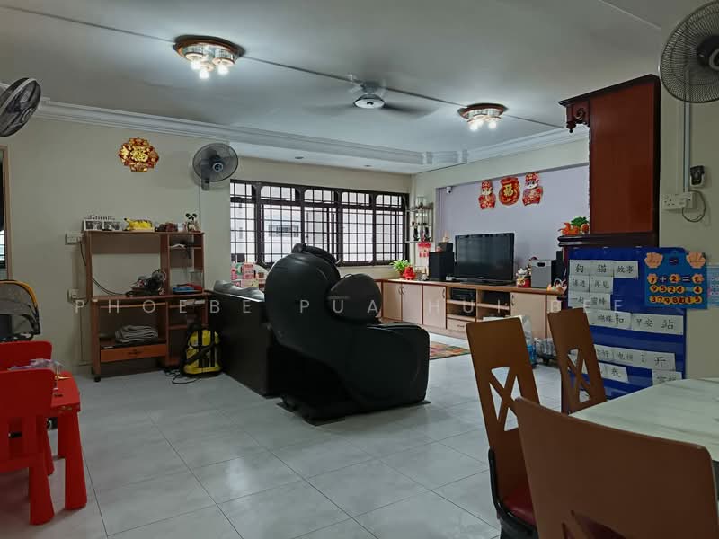 615 Bukit Panjang Ring Road HDB Flat For Sale at S$ 648,888 | PropertyGuru Singapore - Living Room