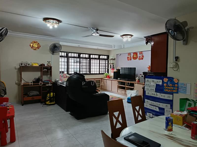 615 Bukit Panjang Ring Road HDB Flat For Sale at S$ 648,888 | PropertyGuru Singapore - Living Room