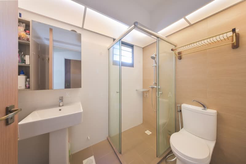 445A Clementi Avenue 3 HDB Flat For Sale at S$ 1,599,990 | PropertyGuru Singapore - Bathroom