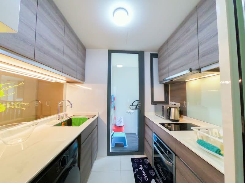 Coco Palms, 17 Pasir Ris Grove, 2 Bedrooms, 743 sqft, Condominium For Rent, by Eugene Chen 陈加明, 500072627 - Kitchen - PropertyGuru.com.sg