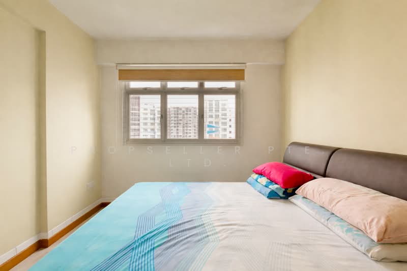 453C Fernvale Road HDB Flat For Sale at S$ 700,000 | PropertyGuru Singapore - Bedroom
