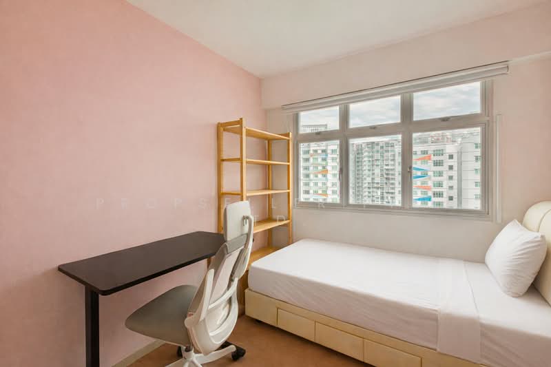 453C Fernvale Road HDB Flat For Sale at S$ 700,000 | PropertyGuru Singapore - Bedroom