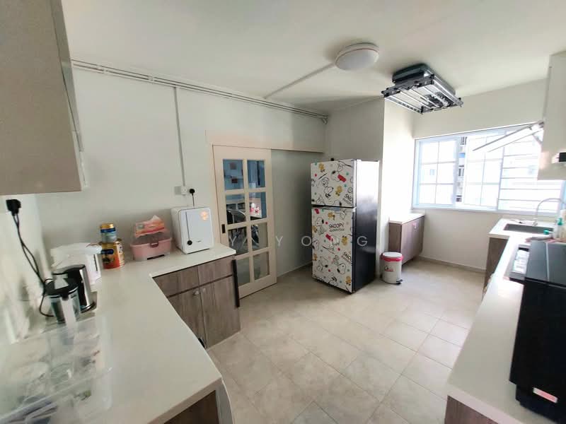 109 Pasir Ris Street 11 HDB Flat For Sale at S$ 730,000 | PropertyGuru Singapore - Kitchen