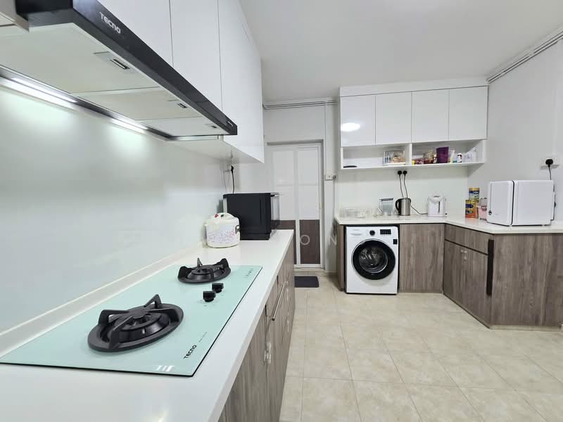 109 Pasir Ris Street 11 HDB Flat For Sale at S$ 730,000 | PropertyGuru Singapore - Kitchen
