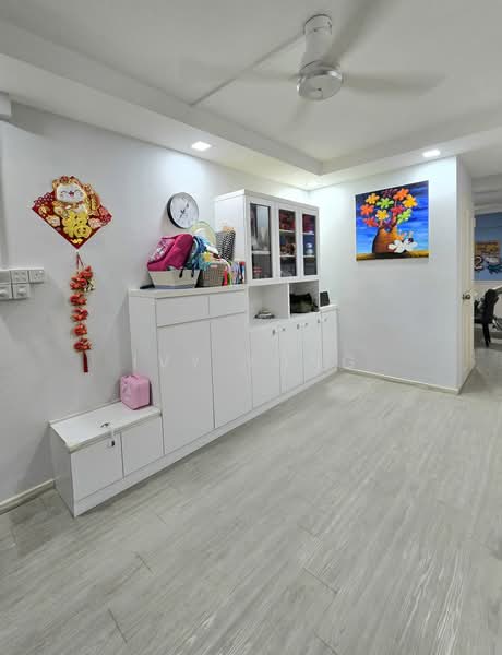 109 Pasir Ris Street 11 HDB Flat For Sale at S$ 730,000 | PropertyGuru Singapore - Living Room