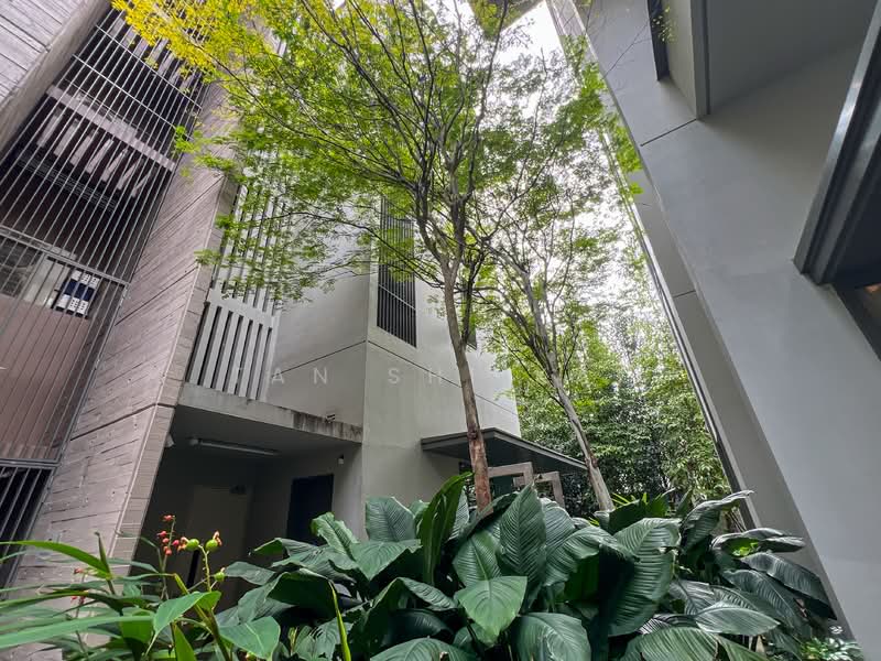 Cheap Brand New Freehold Luxurious 1B with Household Shelter and Window in toilet! Condominium For Sale at S$ 1,290,000 | PropertyGuru Singapore - Exterior