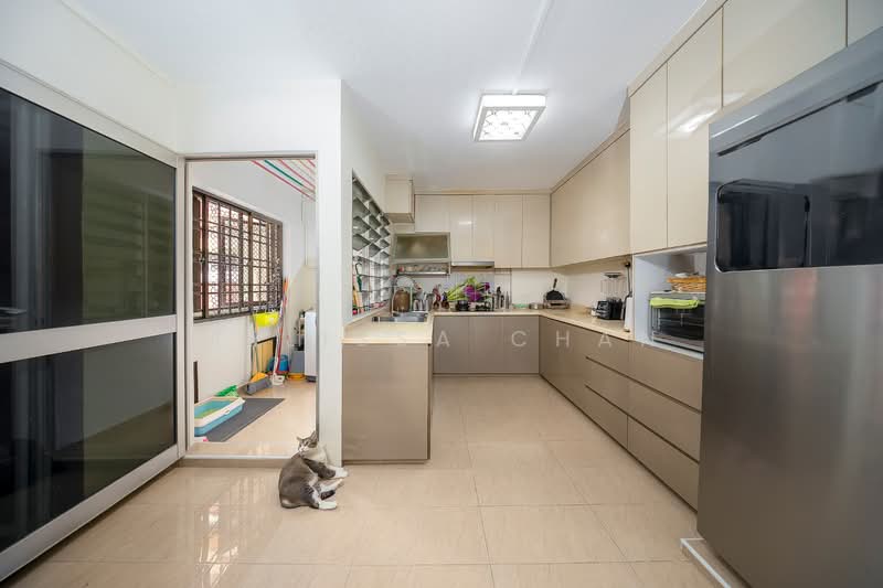 842H Tampines Street 82 HDB Flat For Sale at S$ 950,000 | PropertyGuru Singapore - Kitchen