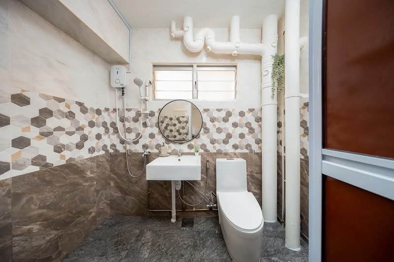 842H Tampines Street 82 HDB Flat For Sale at S$ 950,000 | PropertyGuru Singapore - Bathroom