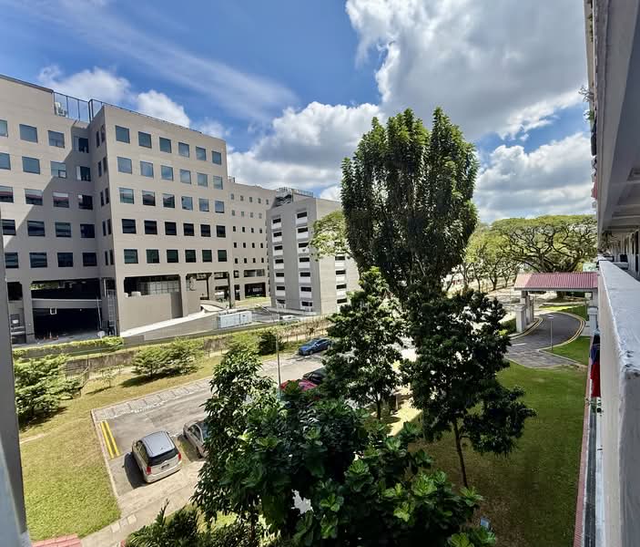 207 Toa Payoh North HDB Flat For Sale at S$ 428,000 | PropertyGuru Singapore - Exterior