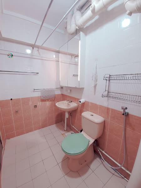 115A Yishun Ring Road, 115A Yishun Ring Road, 3 Bedrooms, 1,216 sqft, HDB Flat For Rent, by Pheron Lim, 500072654 - Bathroom - PropertyGuru.com.sg