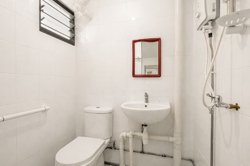 540 Bedok North Street 3 HDB Flat For Sale at S$ 385,000 | PropertyGuru Singapore - Bathroom