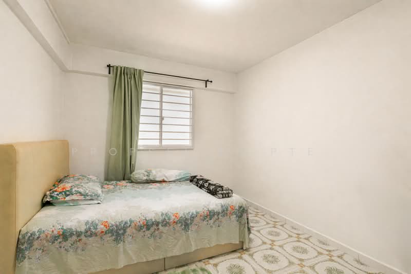 540 Bedok North Street 3 HDB Flat For Sale at S$ 385,000 | PropertyGuru Singapore - Bedroom