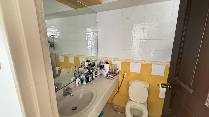 406C Fernvale Road HDB Flat For Sale at S$ 610,000 | PropertyGuru Singapore - Bathroom