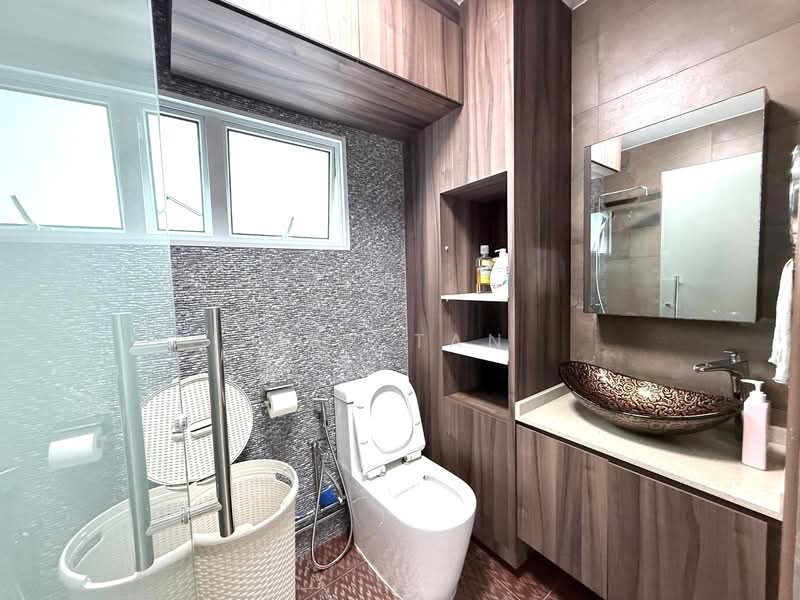 6 Boon Keng Road HDB Flat For Sale at S$ 1,150,000 | PropertyGuru Singapore - Bathroom