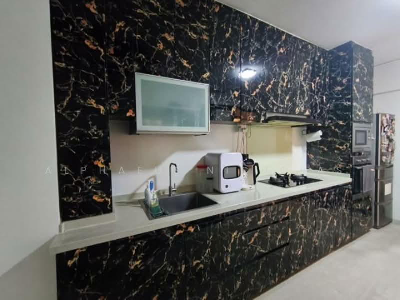 249 Hougang Avenue 3 HDB Flat For Sale at S$ 730,000 | PropertyGuru Singapore - Kitchen