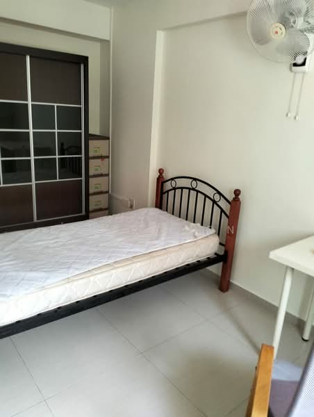 291D Compassvale Street HDB Flat For Sale at S$ 650,000 | PropertyGuru Singapore - Bedroom