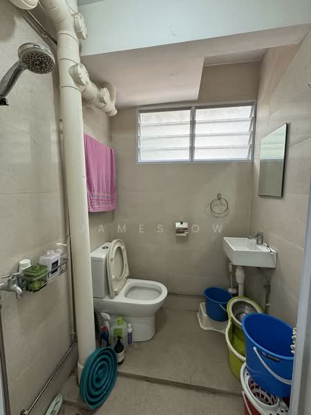 354 Clementi Avenue 2, 354 Clementi Avenue 2, 3 Bedrooms, 990 sqft, HDB Flat For Rent, by James Ow, 500072723 - Bathroom - PropertyGuru.com.sg