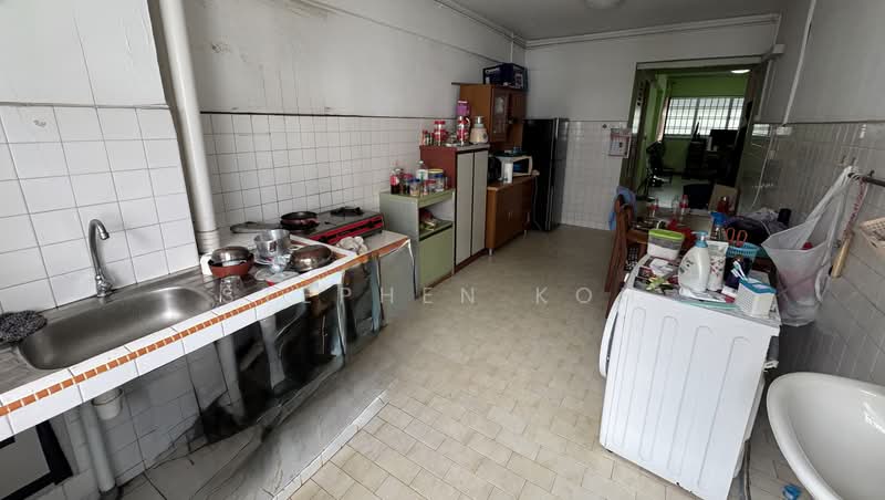 285 Tampines Street 22 HDB Flat For Sale at S$ 500,000 | PropertyGuru Singapore - Kitchen