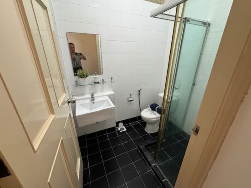 Townerville, 57 McNair Road, 2 Bedrooms, 2,162 sqft, Conservation House For Rent, by Eric Gan, 500072737 - Bathroom - PropertyGuru.com.sg
