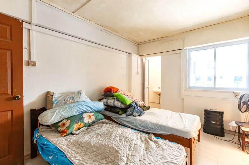 152 Serangoon North Avenue 1, 152 Serangoon North Avenue 1, 2 Bedrooms, 689 sqft, HDB Flat For Sale, by Aileen Chew, 500072739 - Bedroom - PropertyGuru.com.sg