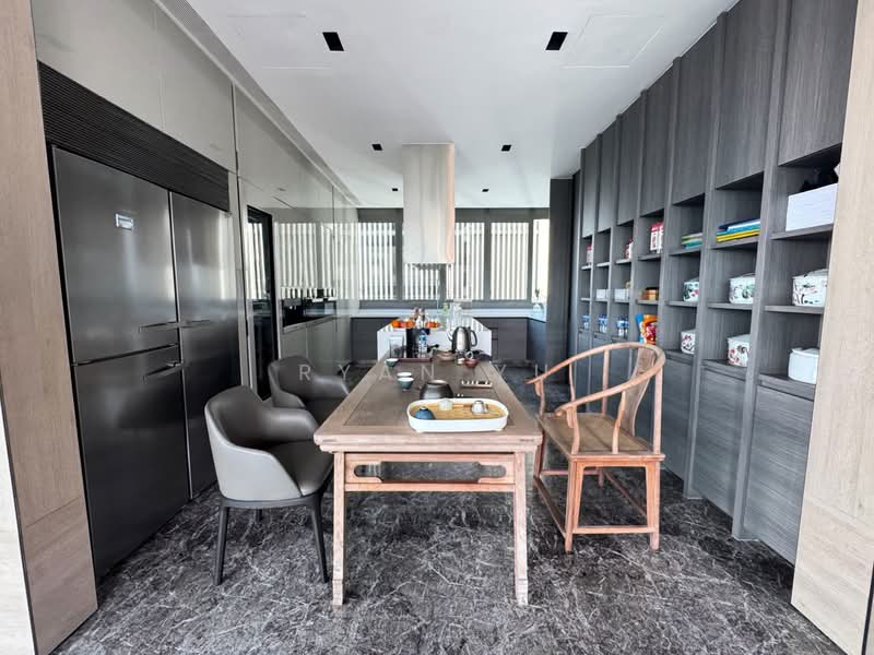 Leedon Residence Condominium For Sale at S$ 15,000,000 | PropertyGuru Singapore - Kitchen