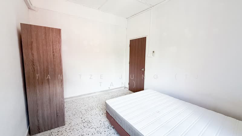 43 Holland Drive, 43 Holland Drive, 2 Bedrooms, 731 sqft, HDB Flat For Rent, by Tan Tze Jung (TJ Tan), 500072760 - Bedroom - PropertyGuru.com.sg