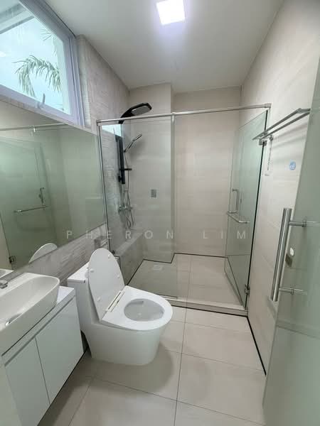 78 Westwood crescent, , Room Rental, 180 sqft, Terraced House For Rent, by Pheron Lim, 500072769 - Bathroom - PropertyGuru.com.sg
