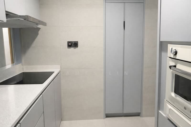 The Creek @ Bukit Condominium For Sale at S$ 1,900,000 | PropertyGuru Singapore - Kitchen