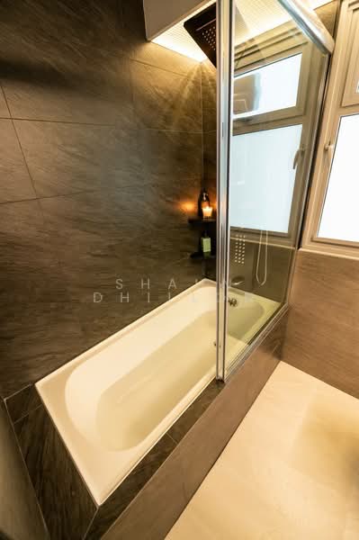 614B Tampines North Drive 1 HDB Flat For Sale at S$ 950,000 | PropertyGuru Singapore - Bathroom