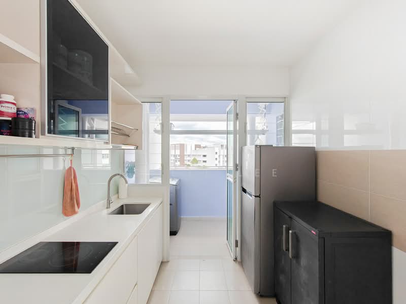 451A Bukit Batok West Avenue 6 HDB Flat For Sale at S$ 550,000 | PropertyGuru Singapore - Kitchen