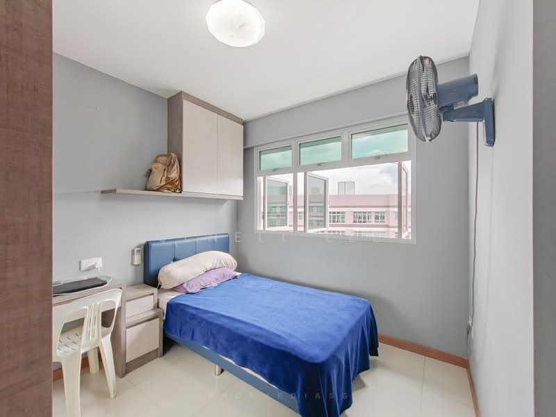 451A Bukit Batok West Avenue 6 HDB Flat For Sale at S$ 550,000 | PropertyGuru Singapore - Bedroom