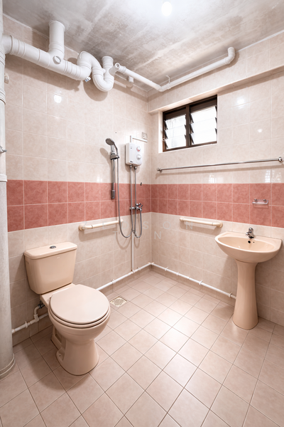 509 Woodlands Drive 14 HDB Flat For Sale at S$ 760,000 | PropertyGuru Singapore - Bathroom