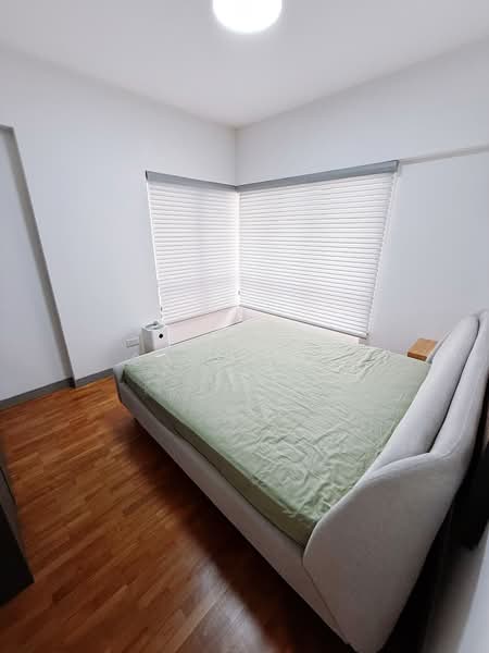 The Mayfair, 5 Jurong East Street 32, 2 Bedrooms, 893 sqft, Condominium For Rent, by Sarah Ni, 500072824 - Master Bedroom - PropertyGuru.com.sg