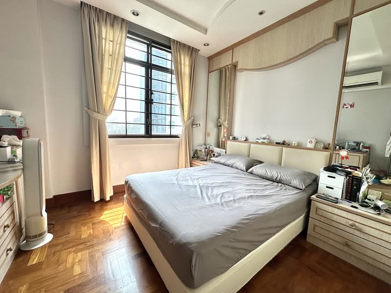 Parc Oasis Condominium For Sale at S$ 1,998,888 | PropertyGuru Singapore - Bedroom